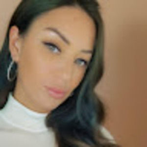 Meet your Posher, Alicia